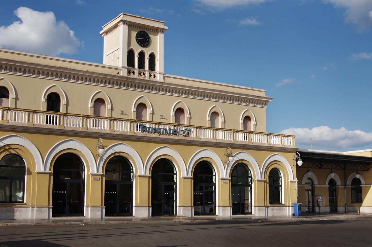 B&B Stazione37 塔兰托 外观 照片